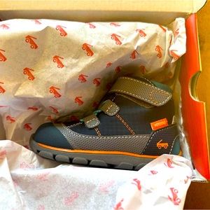 See Kai Run toddler size 7 waterproof boots
